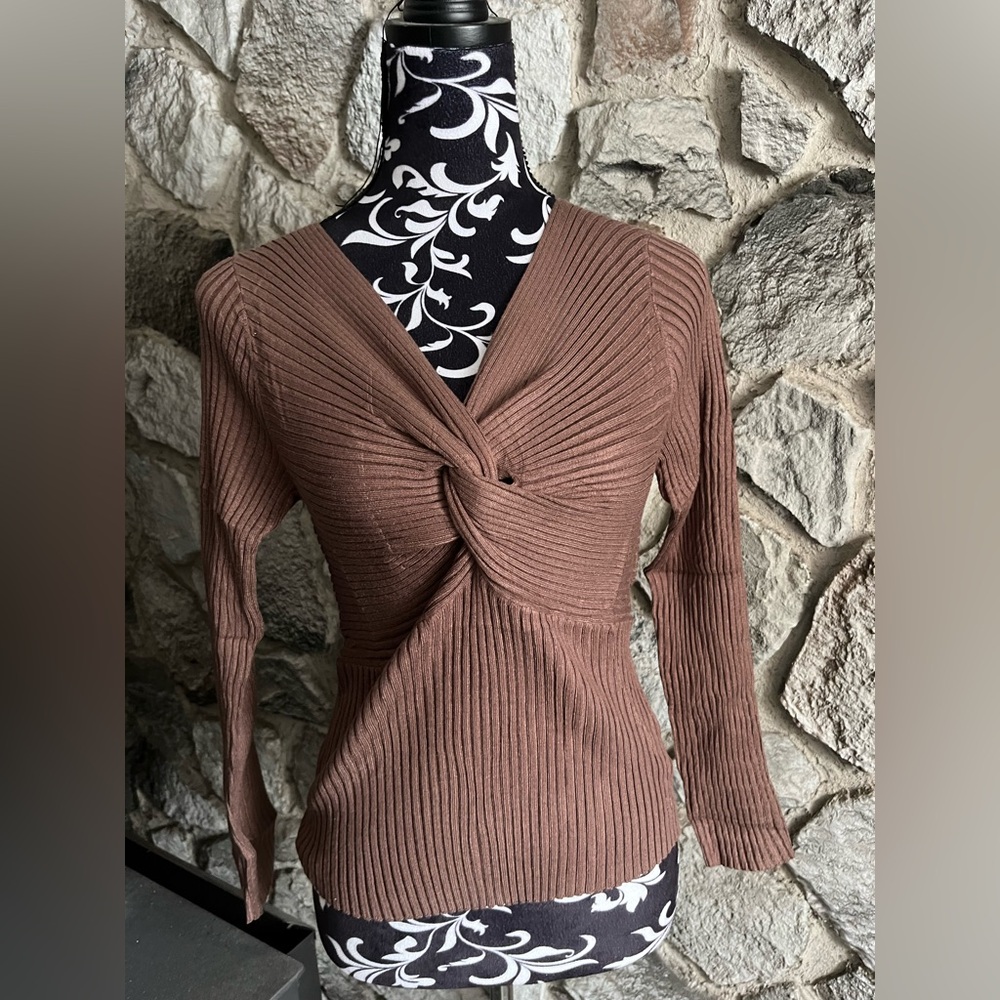 NWT Oulesis Brown Long Sleeve Shirt S